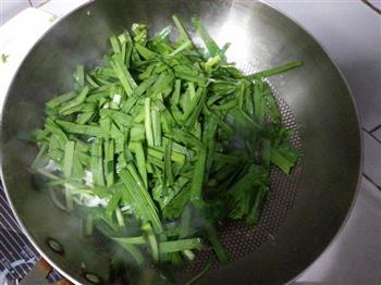 银鱼炒韭菜怎么做，银鱼炒韭菜怎么做好吃，银鱼炒韭菜做法