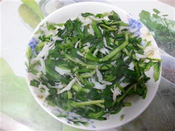 银鱼炒韭菜怎么做，银鱼炒韭菜怎么做好吃，银鱼炒韭菜做法
