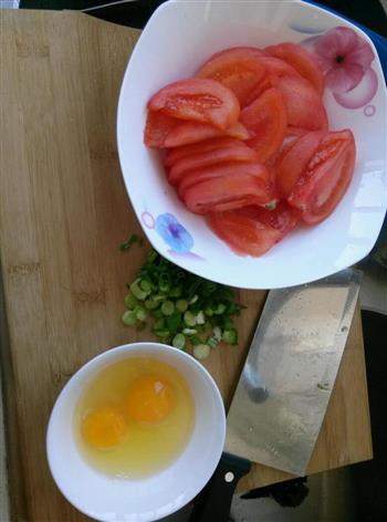 原味西红柿炒鸡蛋的做法步骤1
