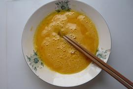 砂锅伴侣-黄金蛋饺的做法步骤4