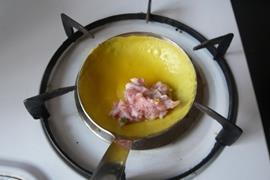 砂锅伴侣-黄金蛋饺的做法步骤7