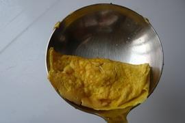 砂锅伴侣-黄金蛋饺的做法步骤8
