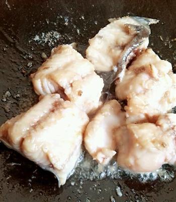 黄焖塘鲺-粤菜经典吃法的做法步骤3