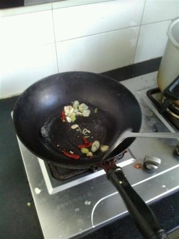 青椒腊肉的做法步骤2