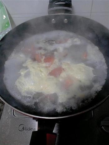西红柿蛋汤的做法图解3