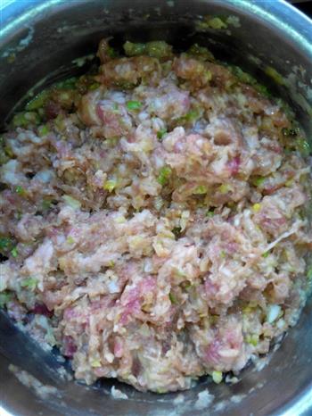 猪肉海苔蛋卷的做法图解1