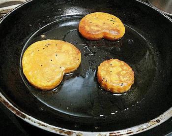奶香芝心红薯饼的做法步骤2