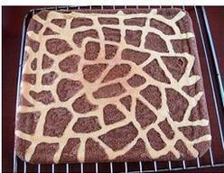 长颈鹿花纹奶油蛋糕卷的做法步骤13