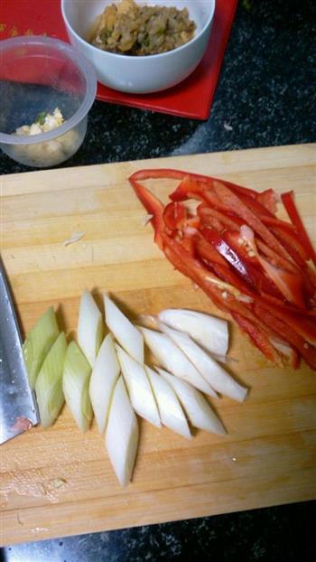 红辣椒葱爆羊肉片的做法步骤2