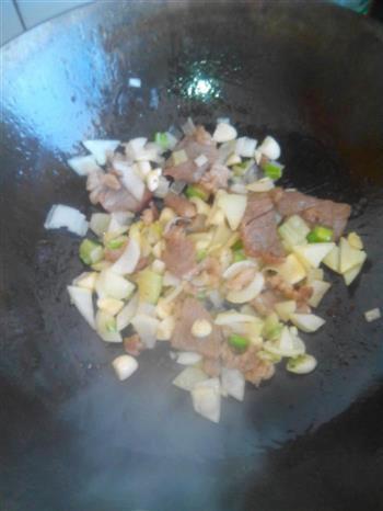杏鲍菇炒肉片的做法步骤4