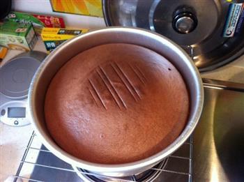 巧克力戚风蛋糕 黑森林必备的做法步骤11
