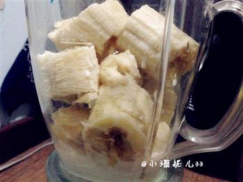 自制香蕉冰激凌的做法步骤2
