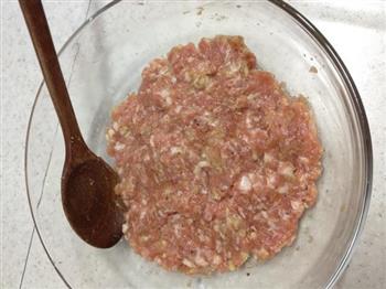 尖椒酿肉的做法步骤1