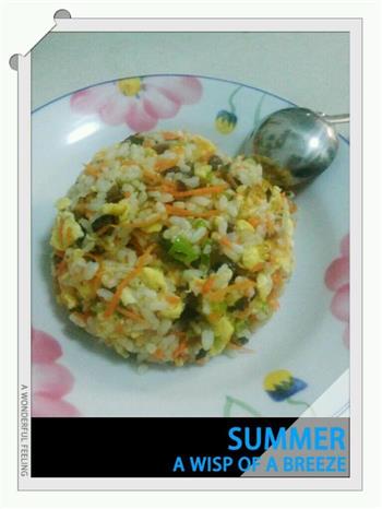 青椒鸡蛋香肠炒米饭的做法步骤4