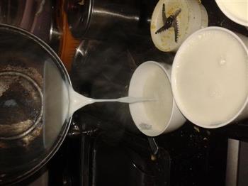 姜汁撞奶简单易做的做法步骤4