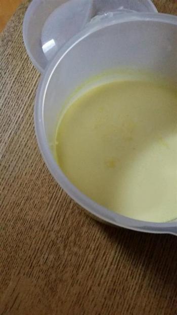 水果牛奶炖蛋的做法步骤2