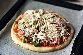 培根杂蔬披萨的做法步骤12