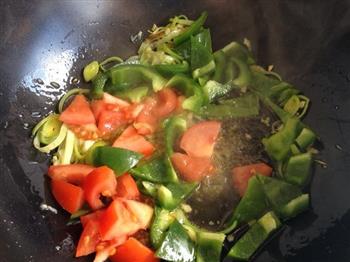 塞拉罗火腿虾仁番茄青酱意面的做法步骤4