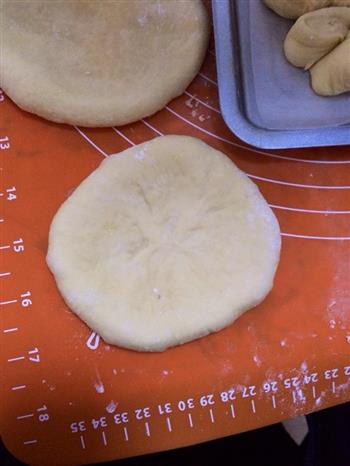 椰蓉花形面包的做法图解3