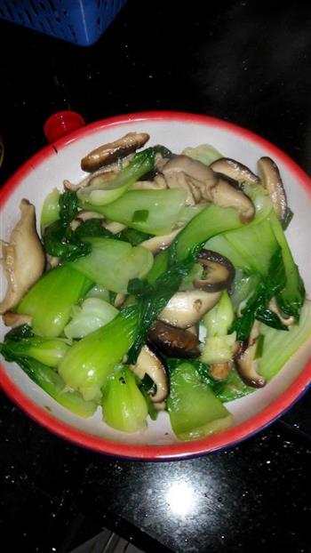 蘑菇炒青菜的做法步骤5