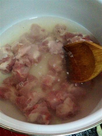 西洋菜煲排骨汤的做法图解1