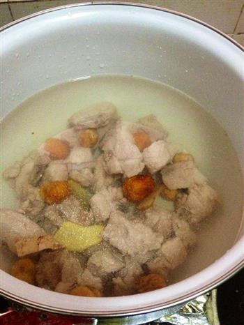 西洋菜煲排骨汤的做法图解3
