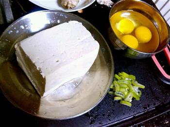 鸡刨豆腐的做法步骤1