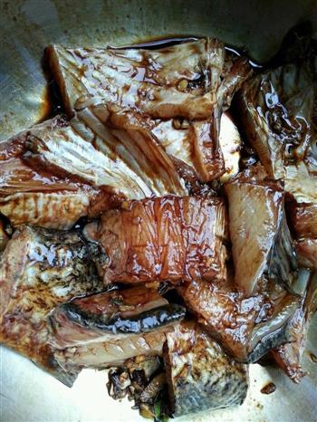 乐乐自家菜-鱼和腊肉合蒸的做法步骤3