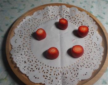 草莓圣诞老人杯子蛋糕的做法步骤12