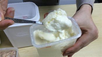 吃货自制办公室健康零食-草莓酸奶布丁的做法步骤6