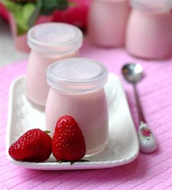 吃货自制办公室健康零食-草莓酸奶布丁的做法步骤7