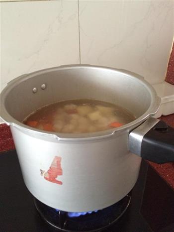 简易清润排骨汤的做法步骤4