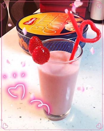 超懒人版草莓奶昔的做法步骤6