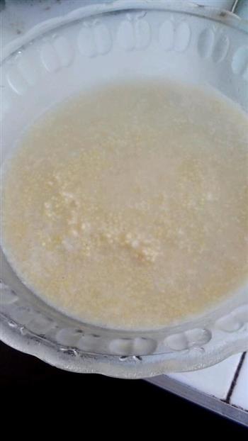养胃小米粥的做法步骤1