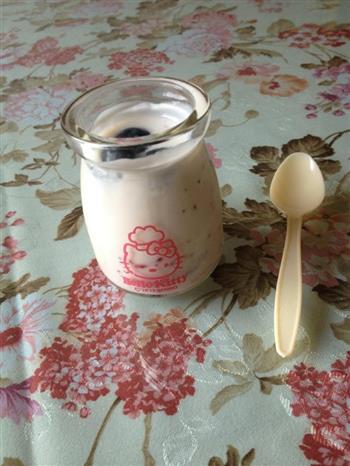 蓝莓酸奶的做法步骤1
