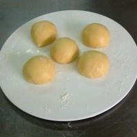 脆皮菠萝面包的做法步骤3