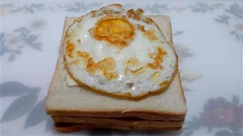 肉松火腿鸡蛋三明治的做法步骤6