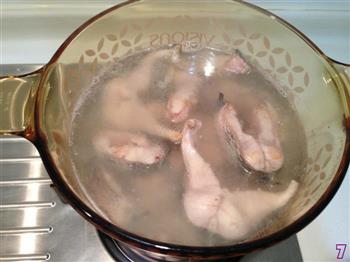 沙参玉竹生鱼汤的做法步骤7