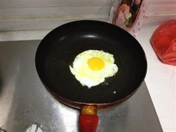 火腿鸡蛋三明治的做法步骤2