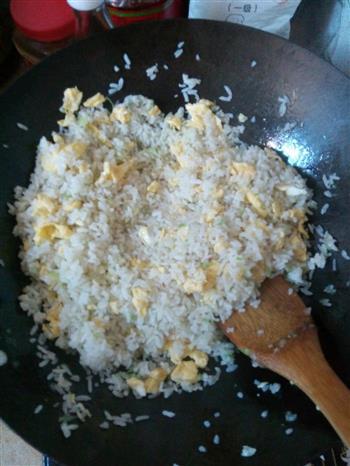 蛋炒饭的做法步骤4