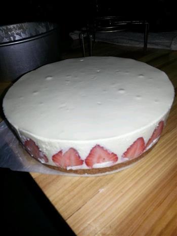 榴莲草莓芝士慕斯蛋糕的做法步骤6