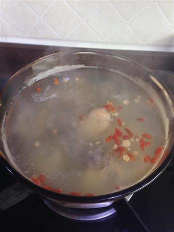 养生萝卜牛尾汤的做法步骤3