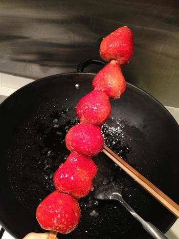 草莓糖葫芦的做法步骤3