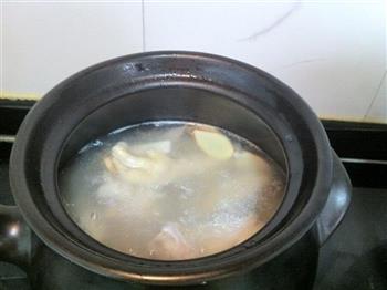 莲藕猪骨汤的做法步骤5