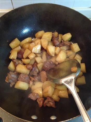 土豆炖牛肉的做法步骤6