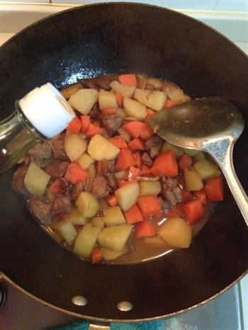 土豆炖牛肉的做法步骤9