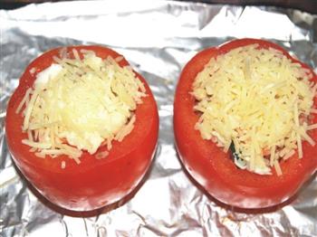 奶酪焗红米炒饭番茄盅的做法图解12