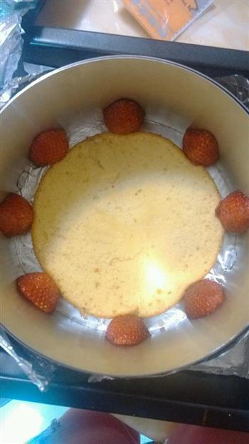 草莓慕斯蛋糕的做法图解4