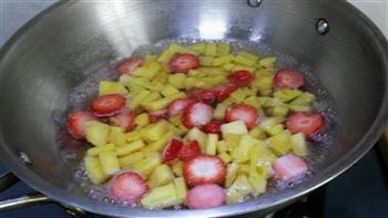 菠萝草莓椰奶冻的做法图解2