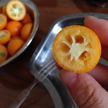 金橘菊花蜜的做法图解2